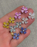 Brinco Trevo com Miolo em Gravação Inglesa em Prata 925 - Charme e Elegância