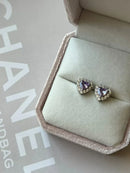 Brinco Coraçãozinho com Zircônia Cristal e Lilás em Prata 925 de Ródio Branco