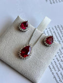 Conjunto Retângulo com Zircônia Cristal e Cherry em Prata 925 de Ródio Branco : Cj542