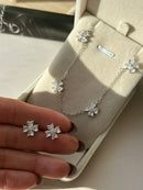 Conjunto Trevos com Zircônia Cristal em  Prata 925 Banho de Ródio Branco