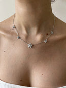 Gargantilha Flores Micro Cravação